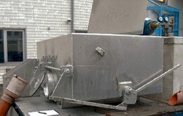 Transport tank for the forklift