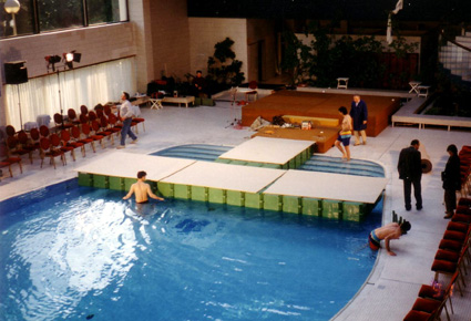 Schwimmlaufsteg